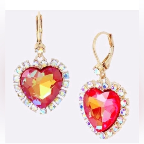 NWT ♥️⚜️💖 BETSEY JOHNSON Valentine Heart Shaped Earrings - Picture 9 of 12